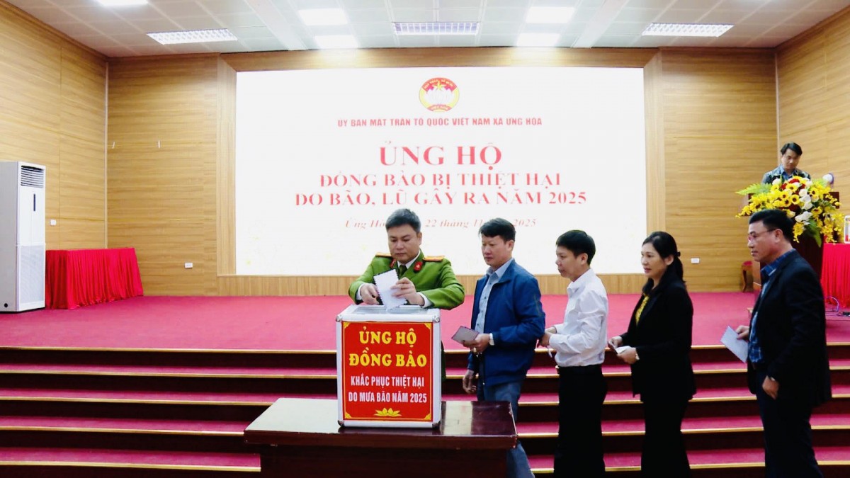 Chung tay lan tỏa yêu thương, hỗ trợ đồng bào vùng lũ