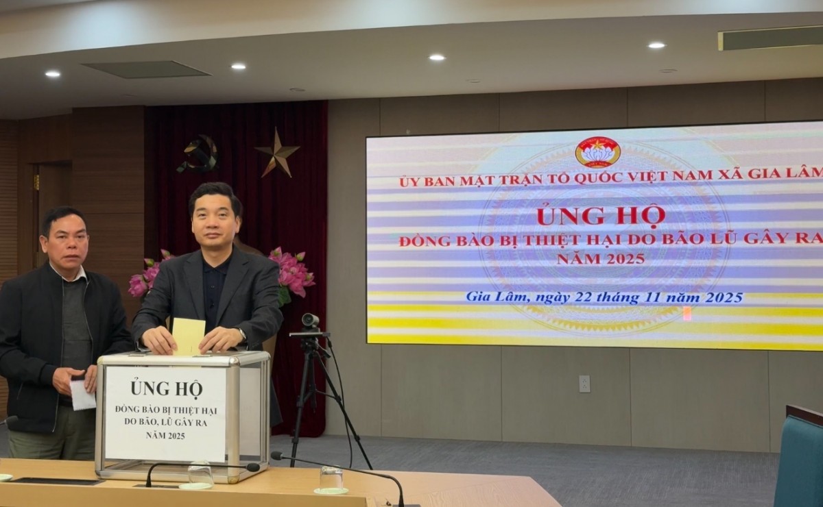 Xã Gia Lâm chung tay ủng hộ đồng bào bị ảnh hưởng bởi mưa lũ