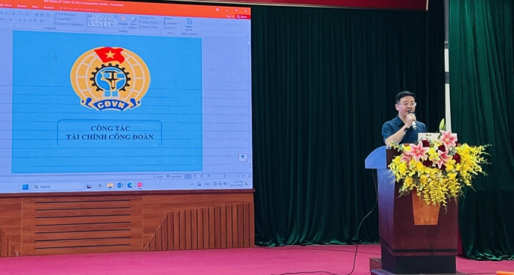 Tập huấn công tác tổ chức Đại hội và tài chính Công đoàn cho hơn 200 cán bộ