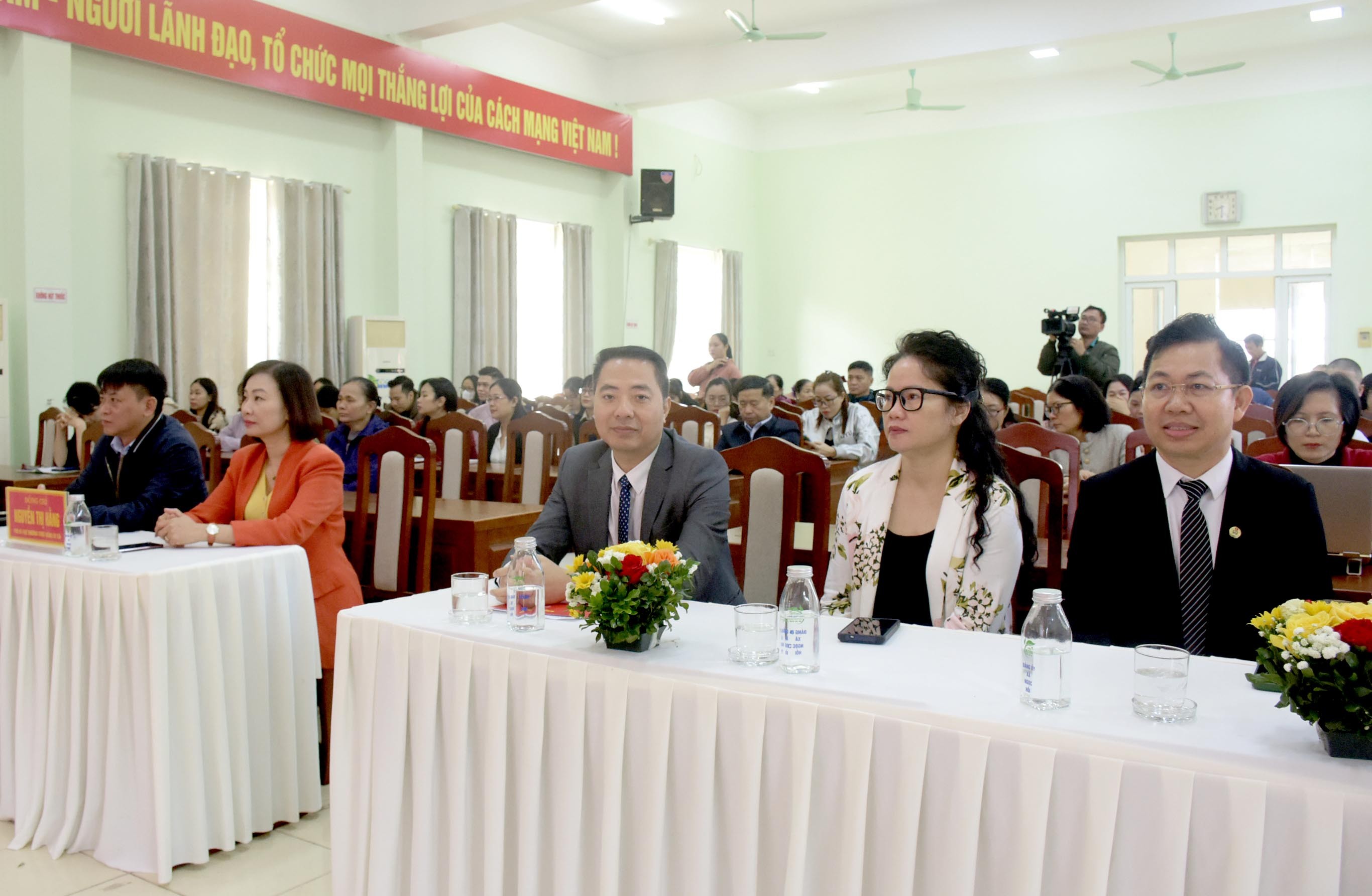 TRỰC TUYẾN: Chính sách mới về bảo hiểm xã hội và hoạt động công đoàn năm 2025 TRỰC TUYẾN: Chính sách mới về bảo hiểm xã hội và hoạt động công đoàn năm 2025