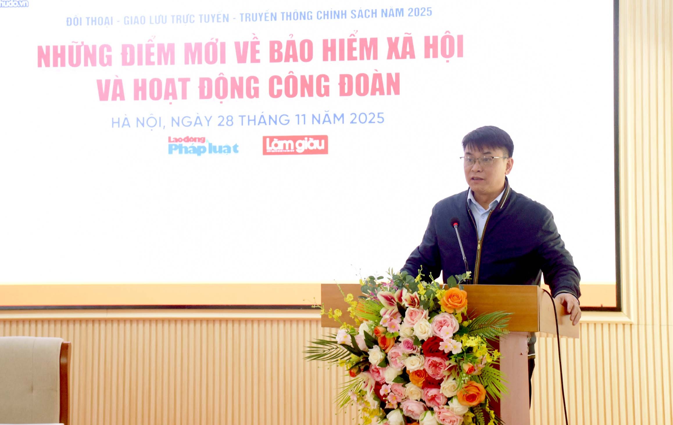 TRỰC TUYẾN: Chính sách mới về bảo hiểm xã hội và hoạt động công đoàn năm 2025 TRỰC TUYẾN: Chính sách mới về bảo hiểm xã hội và hoạt động công đoàn năm 2025