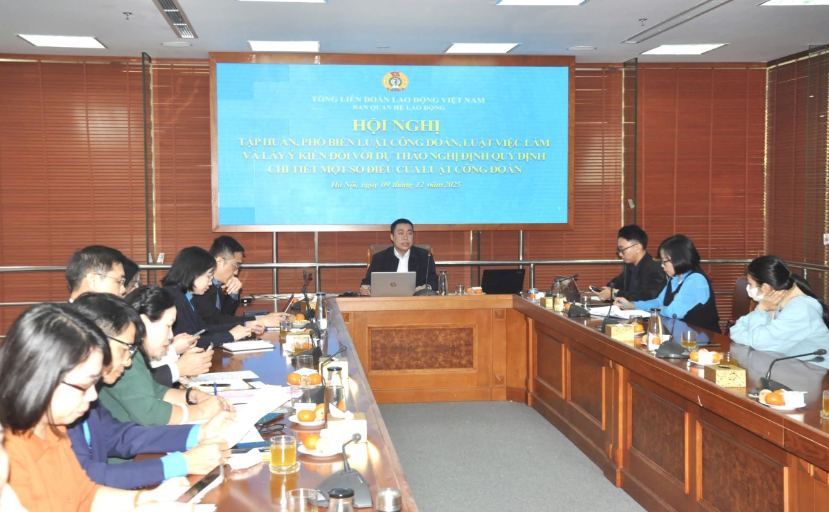 Nắm vững pháp luật - chìa khóa để cán bộ Công đoàn làm tốt vai trò đại diện, bảo vệ người lao động Nắm vững pháp luật - chìa khóa để cán bộ Công đoàn làm tốt vai trò đại diện, bảo vệ người lao động