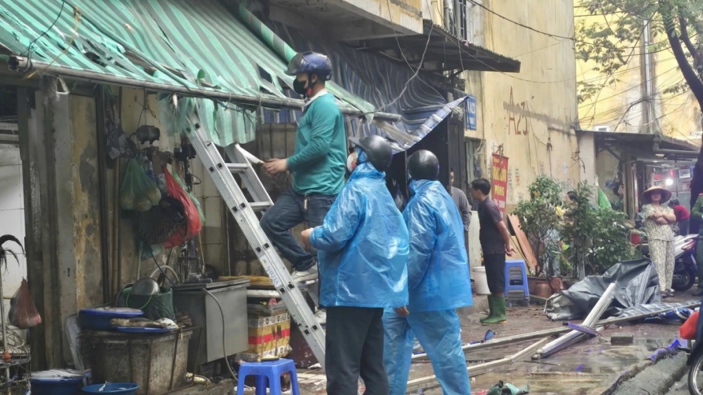 Hà Nội đồng loạt ra quân xử lý lấn chiếm vỉa hè, quyết chấm dứt tư duy “bắt cóc bỏ đĩa”