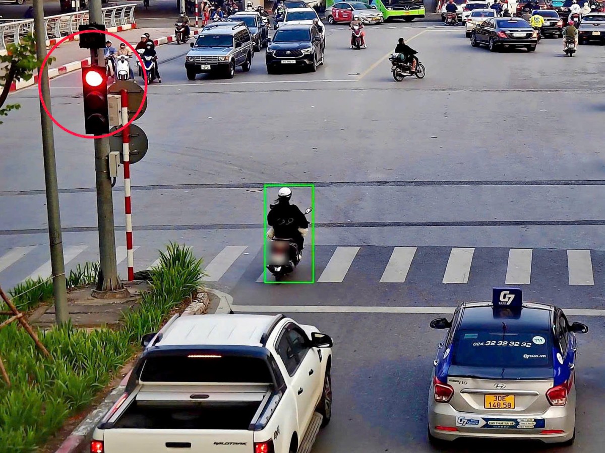 Giao thông Hà Nội chuyển biến tích cực sau 5 ngày vận hành camera AI