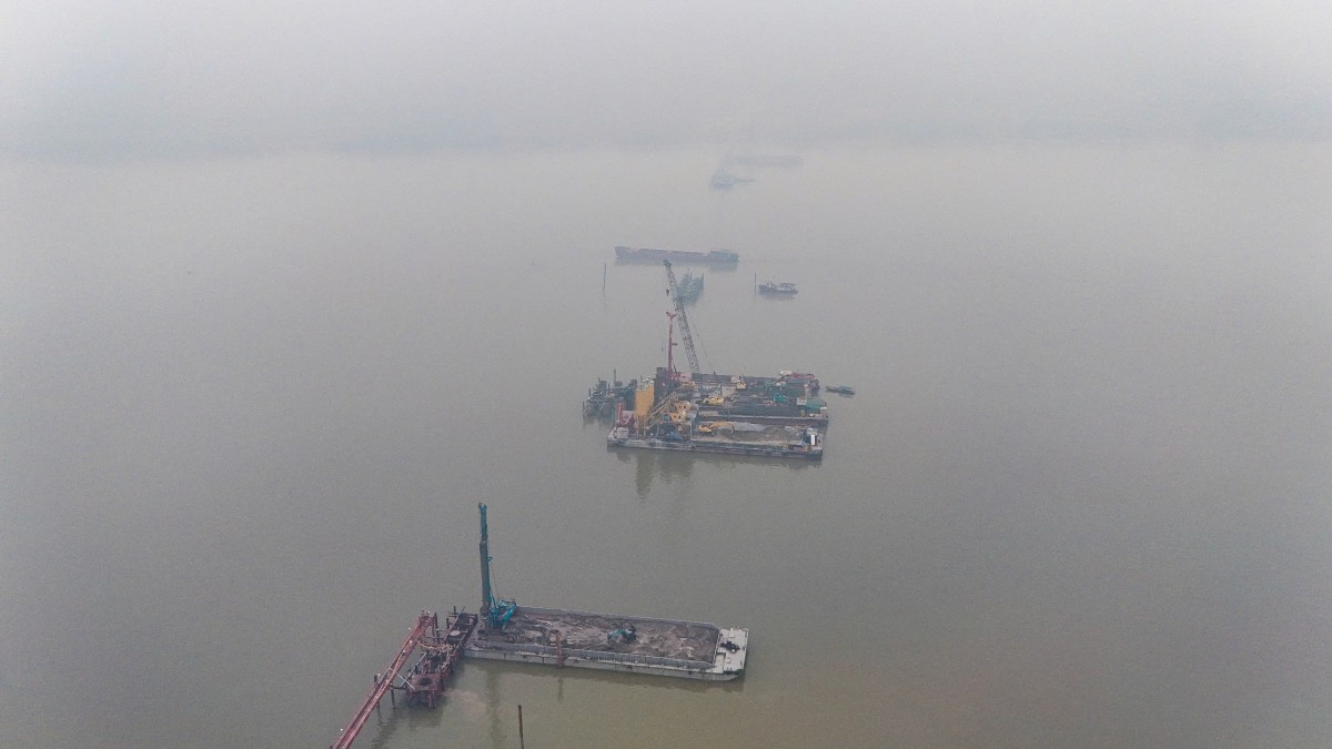 Tiến độ thi công cầu Hồng Hà Tiến độ thi công cầu Hồng Hà