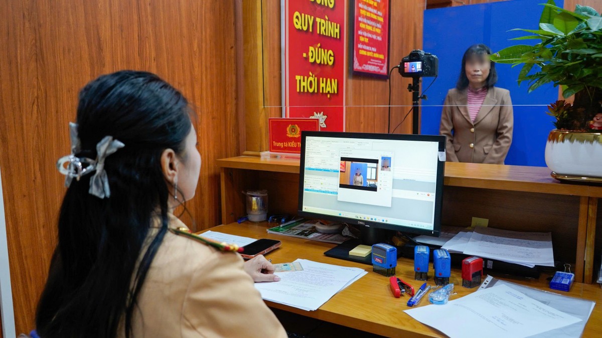 Người dân cần chủ động tra cứu vi phạm khi làm thủ tục cấp đổi Giấy phép lái xe