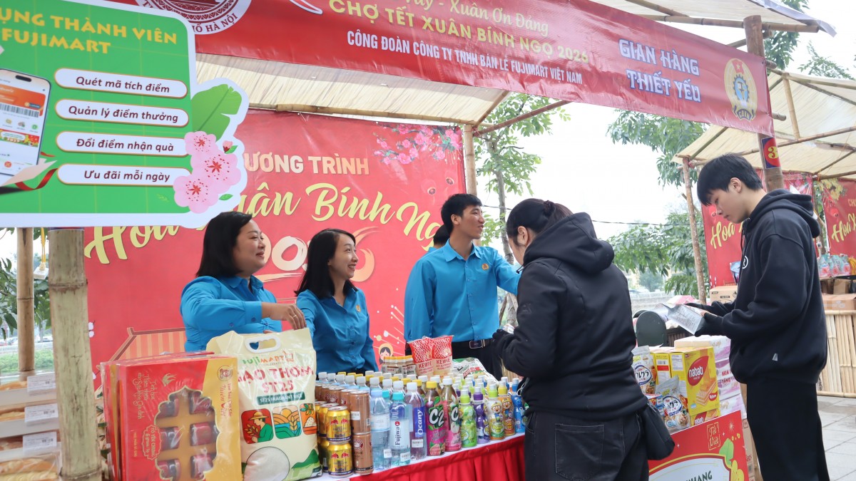 Chợ Tết Xuân Bính Ngọ 2026 phường Văn Miếu - Quốc Tử Giám: Người lao động phấn khởi, sắm Tết thêm đủ đầy Chợ Tết Xuân Bính Ngọ 2026 phường Văn Miếu - Quốc Tử Giám: Người lao động phấn khởi, sắm Tết thêm đủ đầy