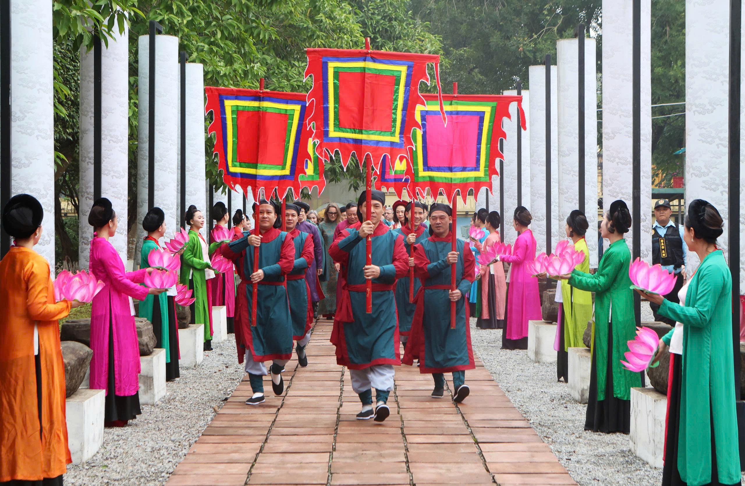 Tái hiện sống động nghi lễ