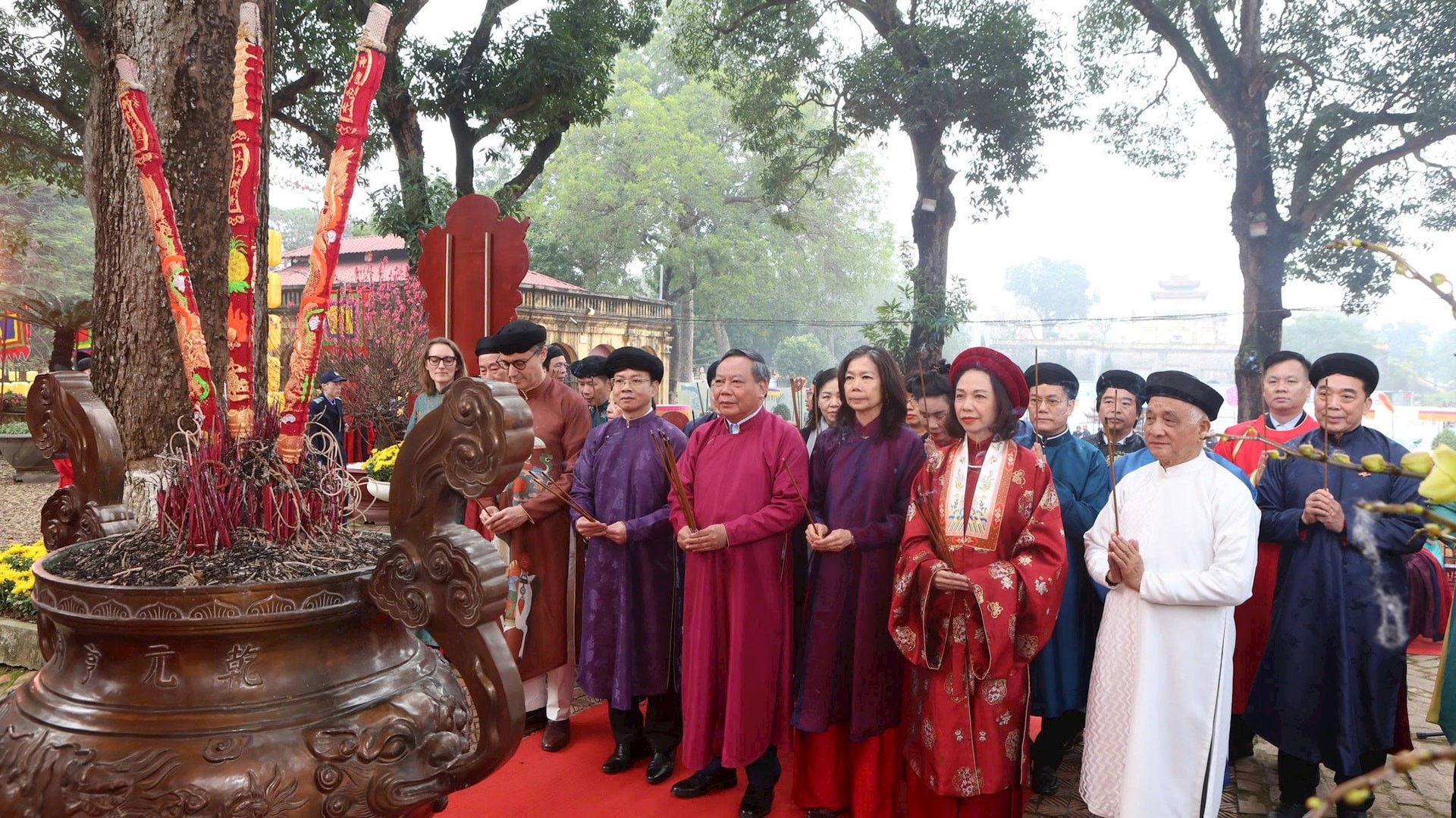 Tái hiện sống động nghi lễ "Tống cựu nghinh tân" tại Hoàng thành Thăng Long