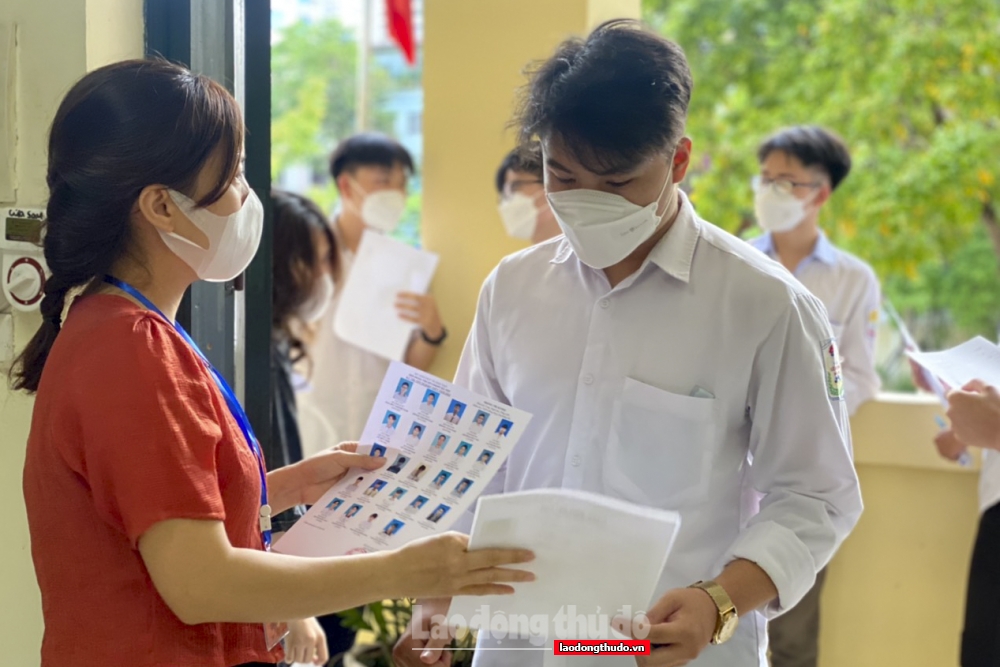Thí sinh tham dự kỳ thi tốt nghiệp THPT năm 2022 tại Hà Nội