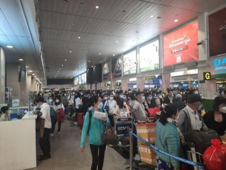 Cục Hàng không Việt Nam yêu cầu hãng bay dừng dịch vụ thu phí làm thủ tục nhanh tại sân bay