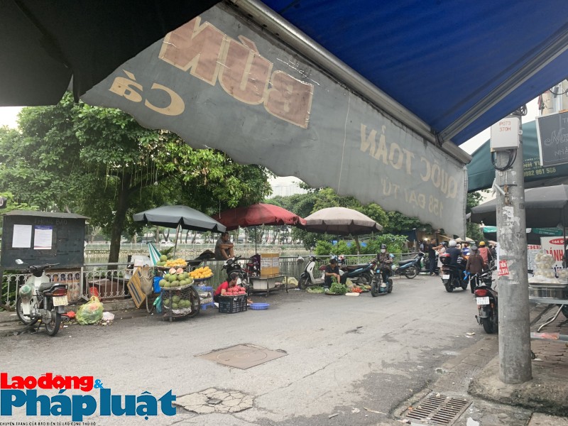 Muôn kiểu vi phạm TTĐT- Kỳ 2: Ào ào họp chợ dưới lòng đường phố Đại Từ