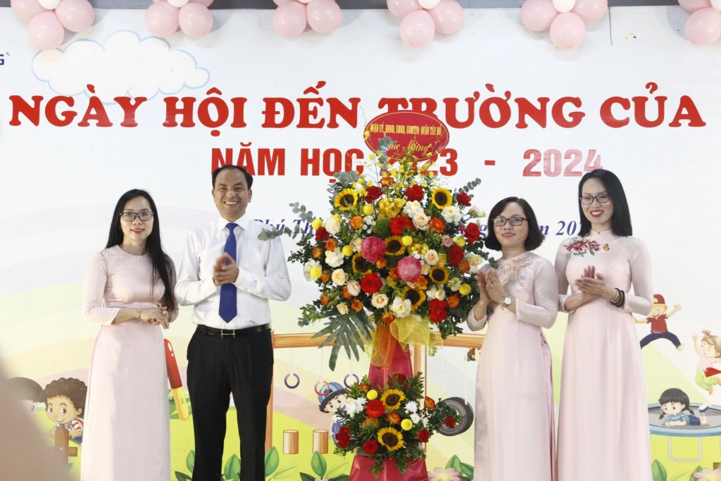 Hơn 2,2 triệu học sinh Thủ đô hân hoan chào đón năm học mới 2023 - 2024