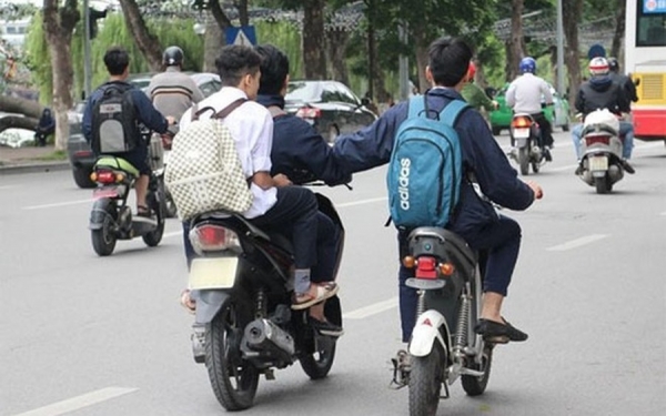 Đại biểu đề xuất học sinh đủ 15 tuổi được điều khiển xe máy